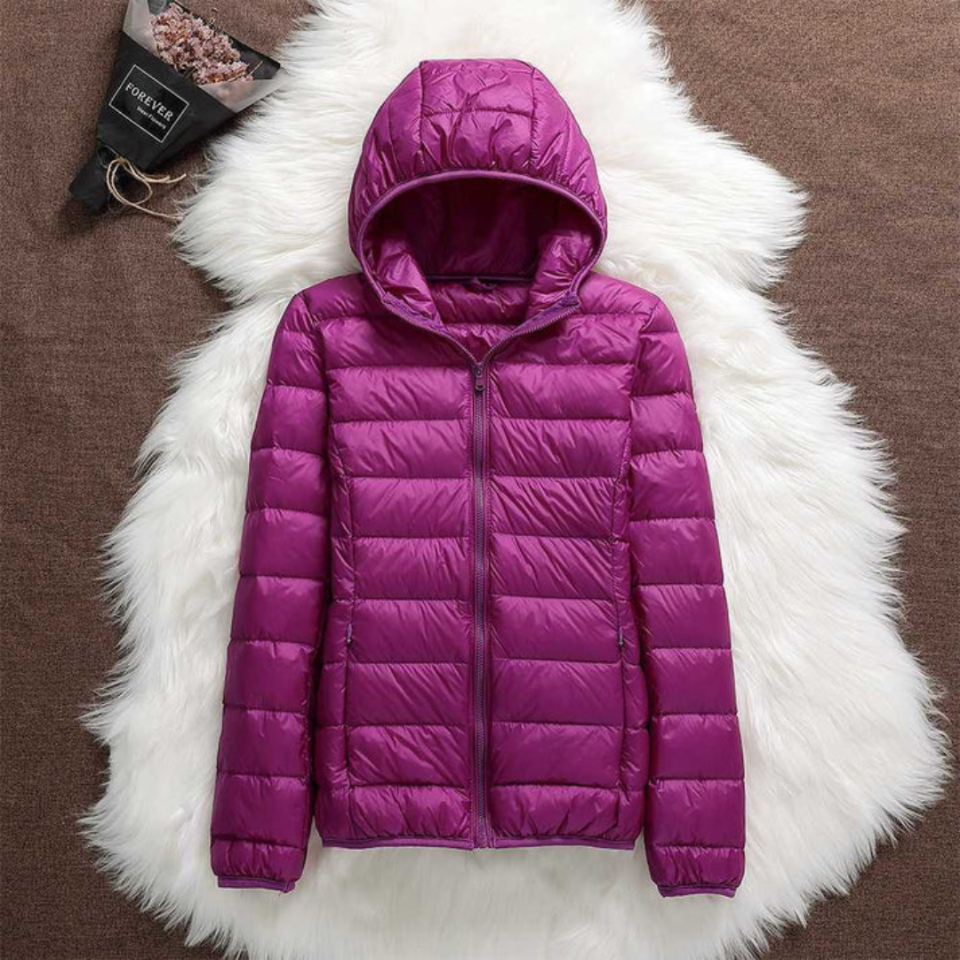 Melissa | Giacca Imbottita Leggera con Cappuccio Magenta - Nora Valtieri