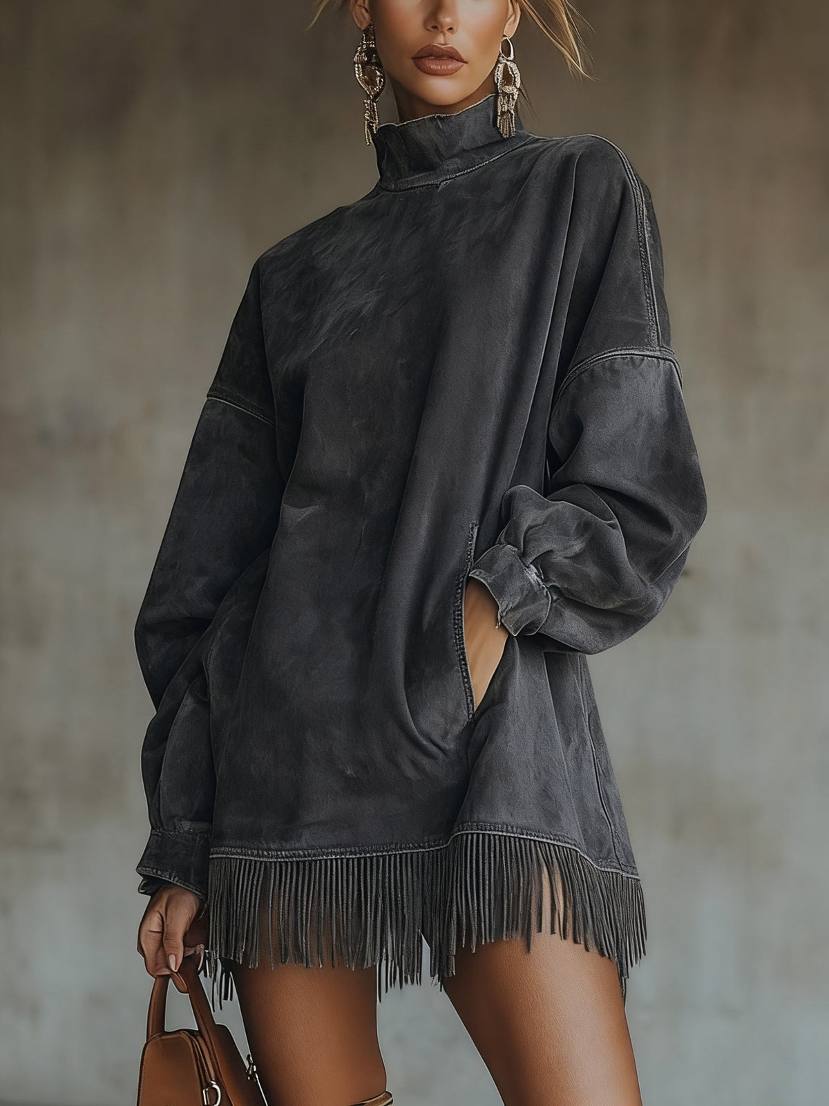Selvaggia - mini abito scamosciato a collo alto con frange da donna, colore grigio antracite