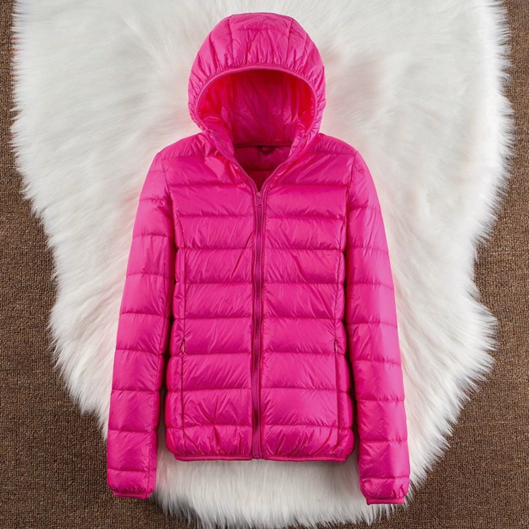 Ines | Giacca Imbottita Leggera con Cappuccio Fucsia - Nora Valtieri