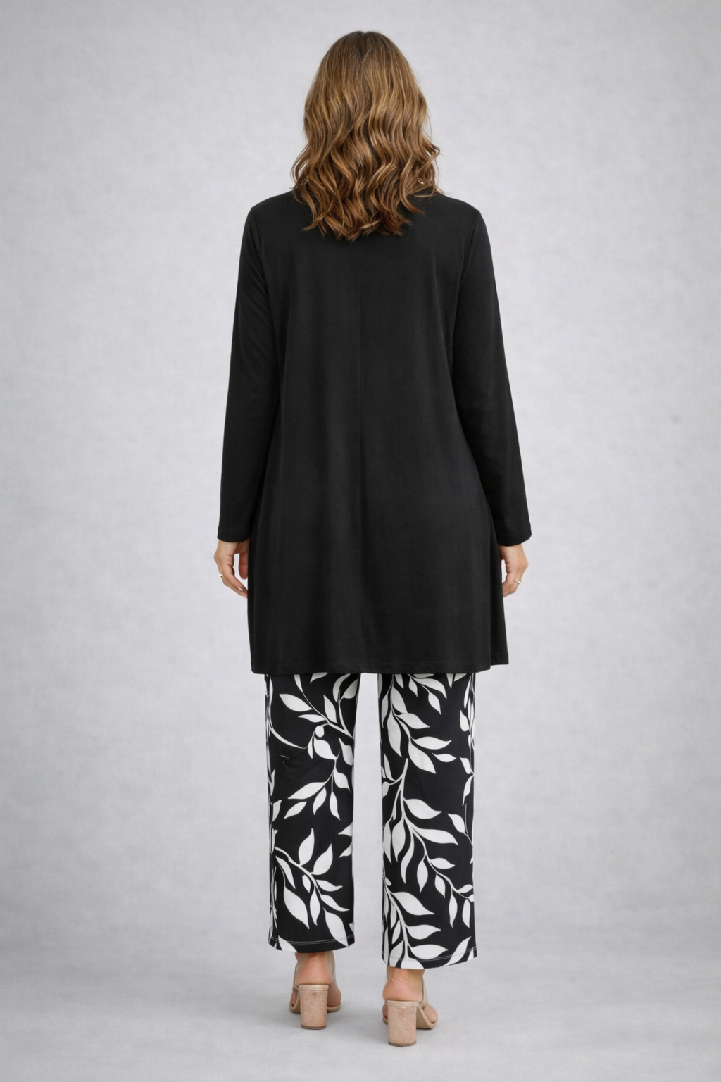 Vanda - Completo tre pezzi con cardigan lungo Bianco e Nero