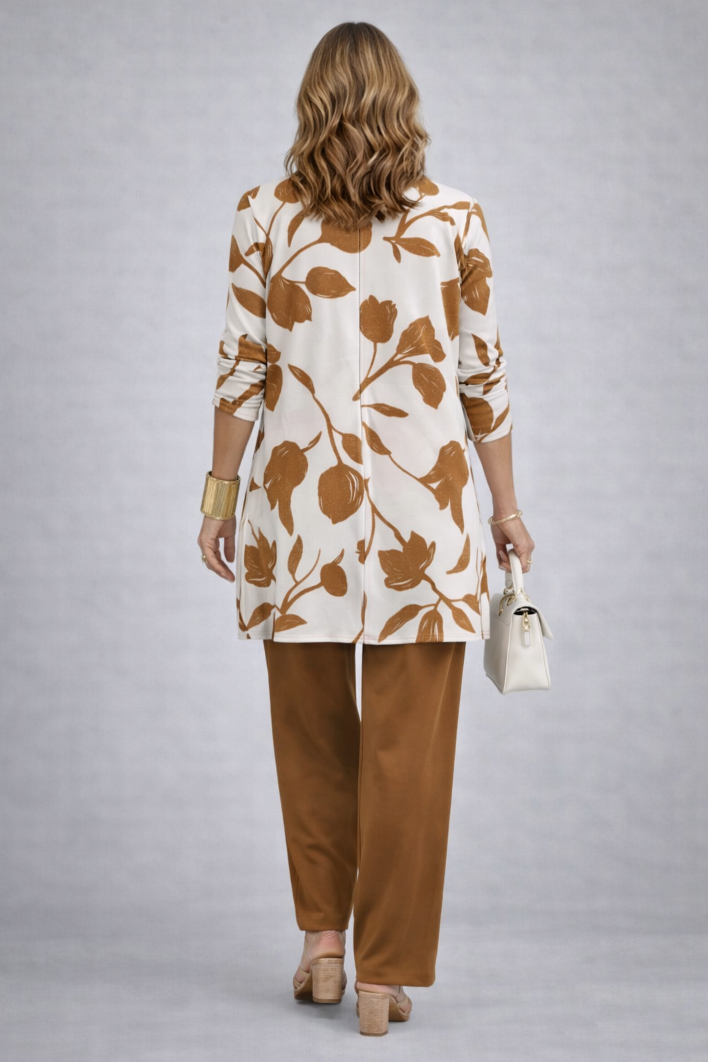 Luciana - Completo tre pezzi con cardigan lungo Caramello