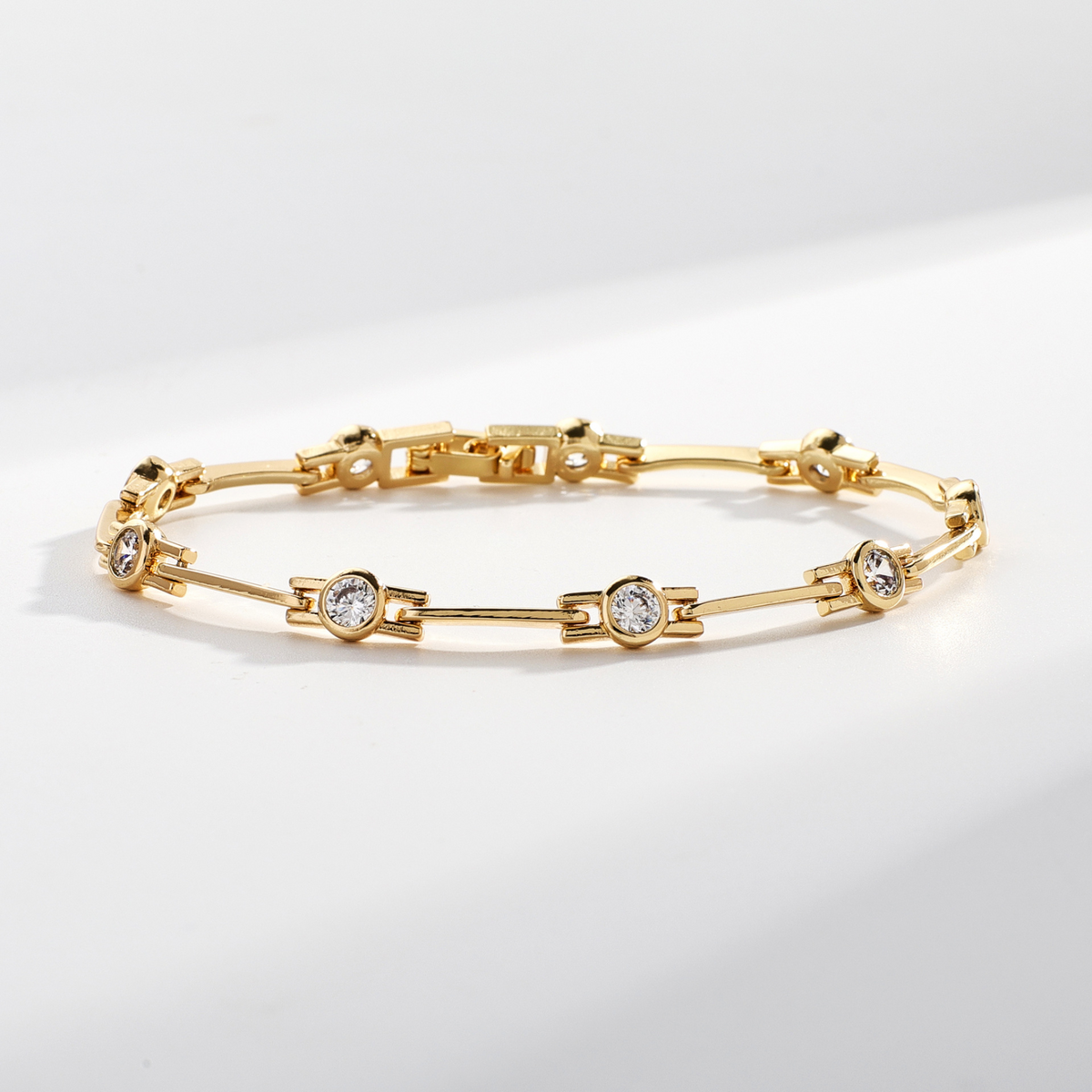 Chiara | Bracciale Dorato con Zirconi